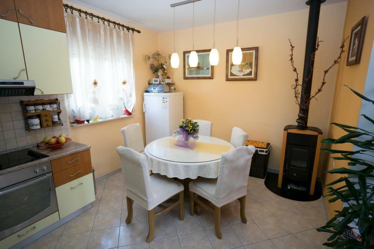 Apartman Barbi Lägenhet Split Exteriör bild